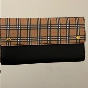 Burberry Women’s Wallet